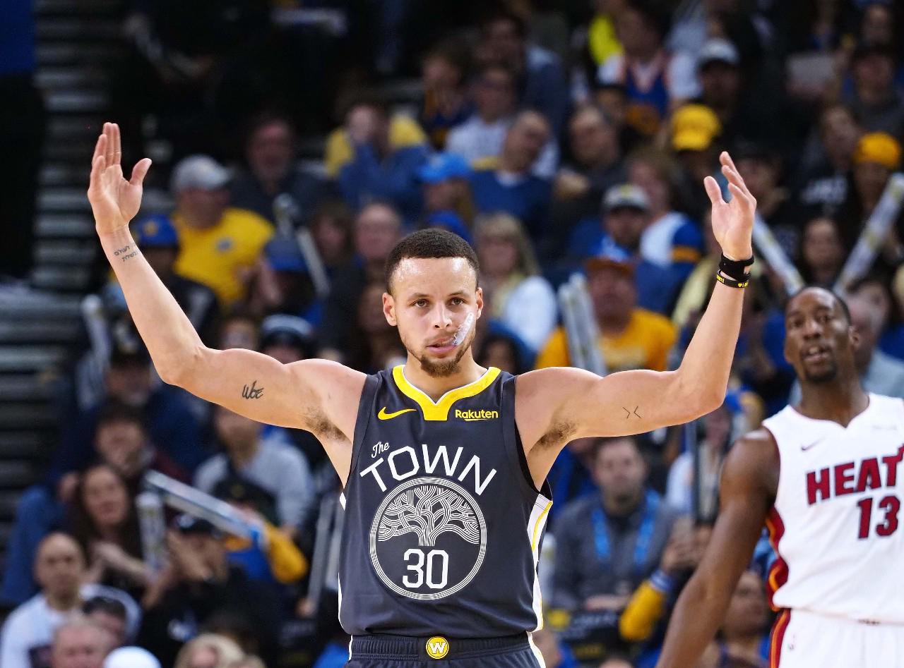 电竞VR体验专区全球首发成功