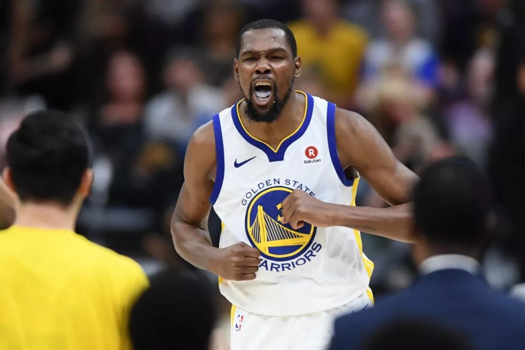 NBA重罚杰伦・布朗！怒喷裁判遭罚35万，罚球差距引发热议