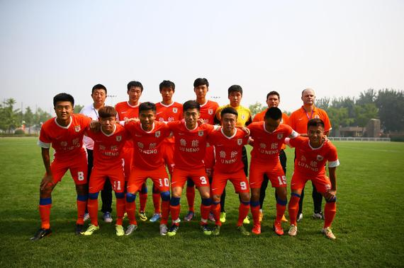 欧冠联赛土耳其球队压倒意大利球队！只因发球更