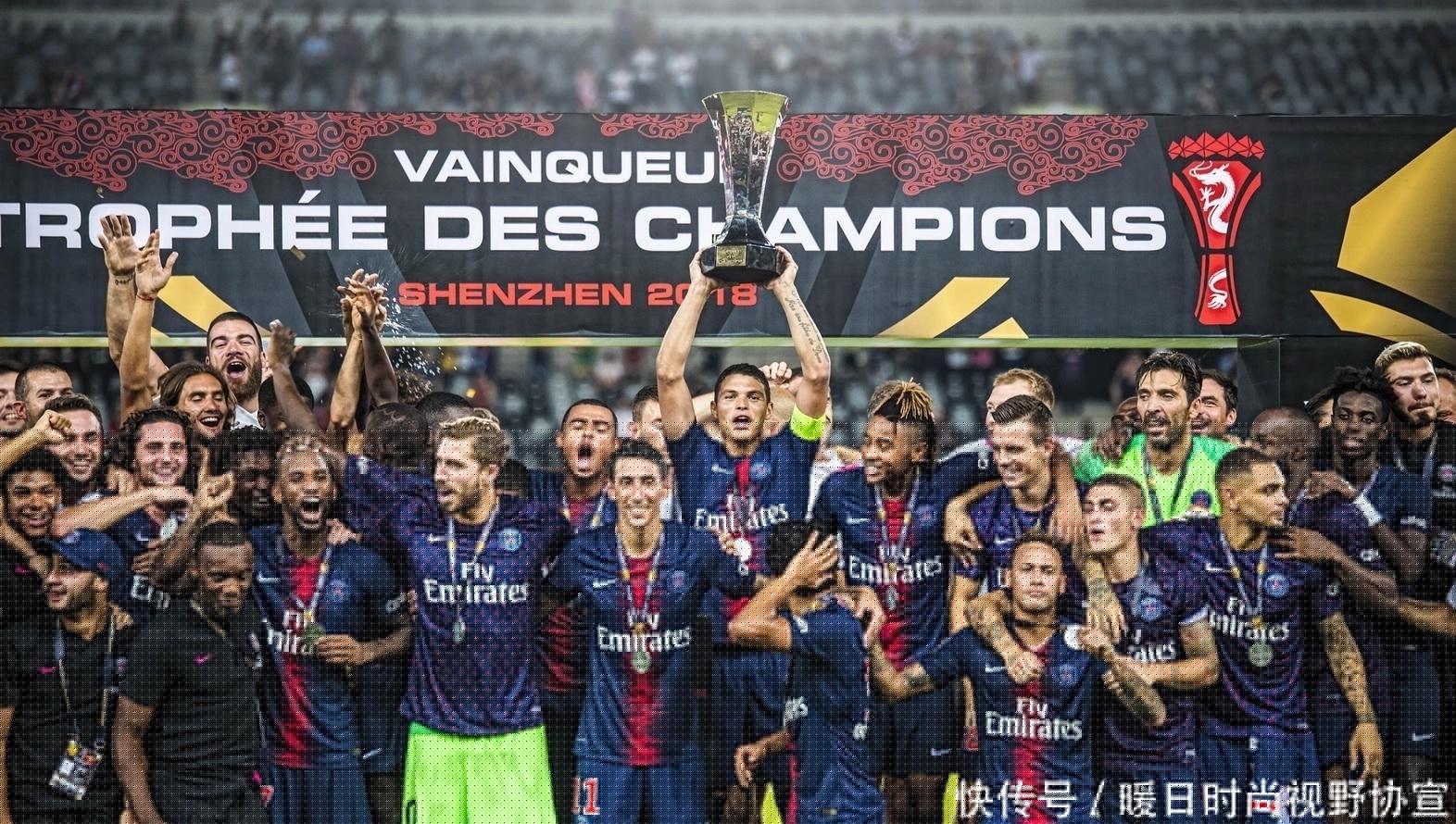 空接扣篮绝杀，雄鹿16分大逆转！字母30分10板5助，罗林斯29分8助