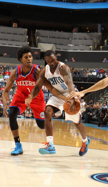 半场战报：勒沃库森0-1多特，安塞尔米诺头槌破门