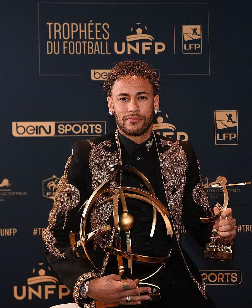 克莱顿替补6中5轰12分，爵士半场唯一上双球员